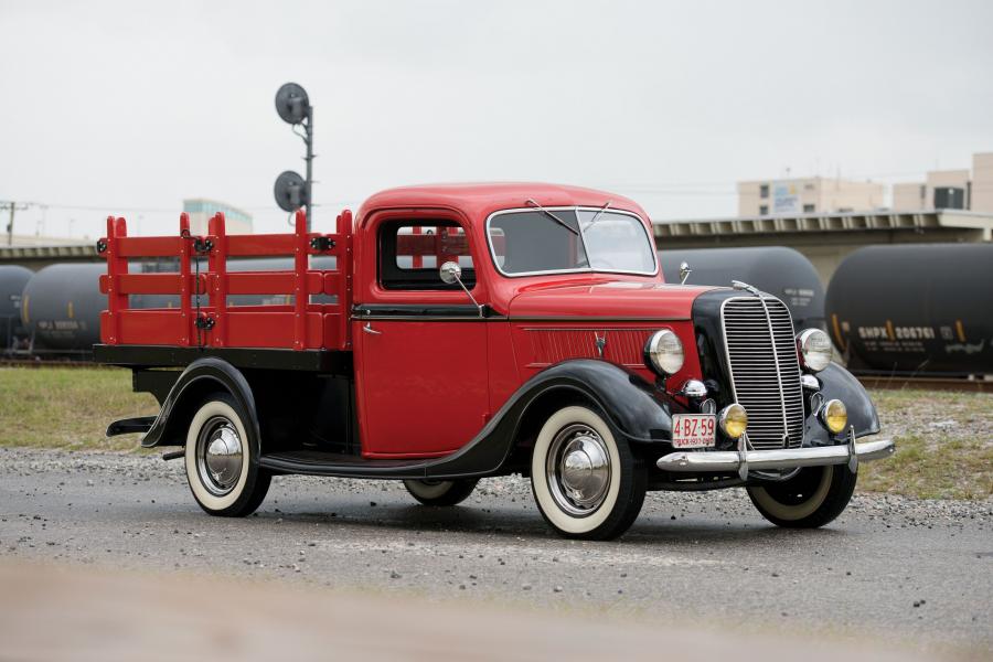  Ford V8 Stake Bed Truck 1937 года  (фото 1 из 5)